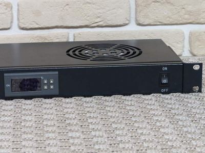 1U Fan Unit With Thermostat 3