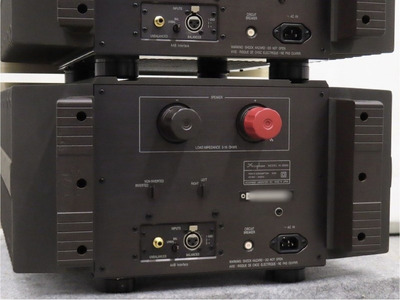 Accuphase M-2000 3