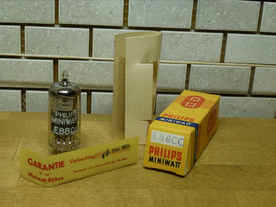 88 / E88CC Philips Miniwatt SQ 6922 6DJ8 ECC88