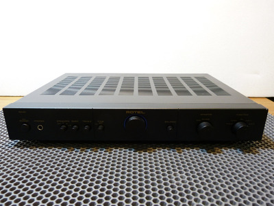 Rotel RA-01