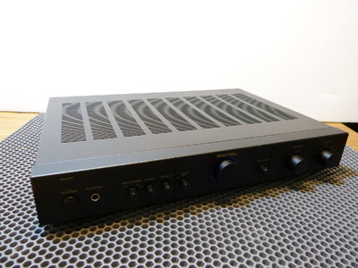 Rotel RA-01 3