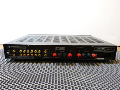 Rotel RA-01 4
