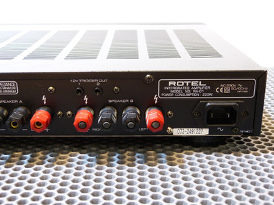 Rotel RA-01 6
