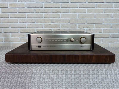 Accuphase C-202