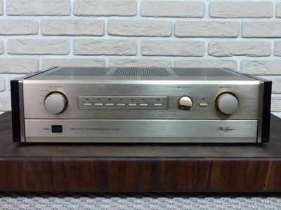 Accuphase C-202 2
