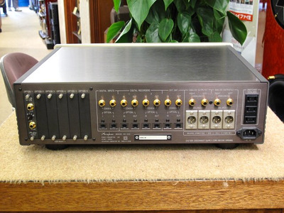 Accuphase DC-300 / пультовой + встроенный DAC 2