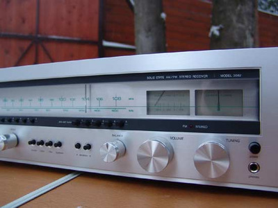 Luxor 3082 AM / FM Stereo Receiver 2