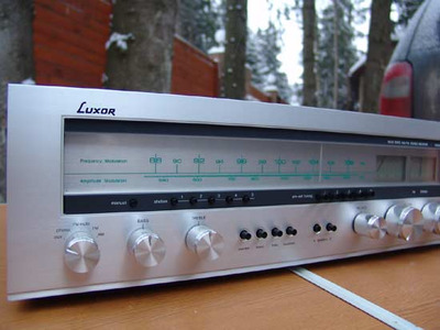 Luxor 3082 AM / FM Stereo Receiver