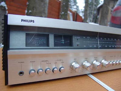 Philips 777 AM / FM Stereo Receiver