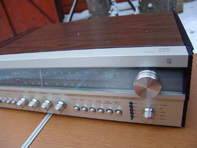 Philips 777 AM / FM Stereo Receiver 2