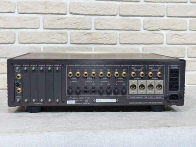 Accuphase DC-300 / С встроенным DAC 2