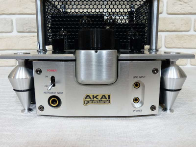 Akai AM1T Phono 4