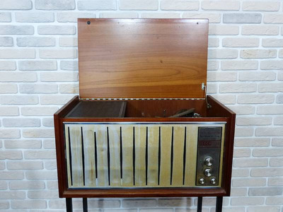 DECCA Deccalian De Luxe Series 4D Англия / С Ламповым усилителем 7