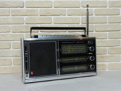 Grundig Satellit 2000 4