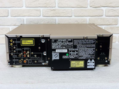 Pioneer DVL-9 2