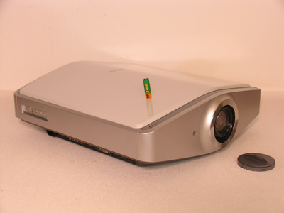 Sony VPL-VW100 2