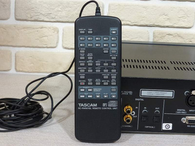 Tascam CD-RW901 Профессиональный 8