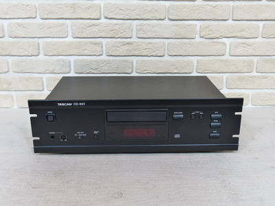 Tascam CD-201