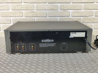 Teac V-8000S 2