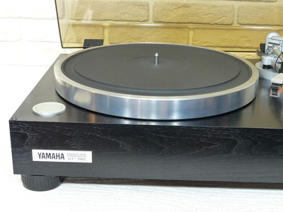 Yamaha GT-750 8