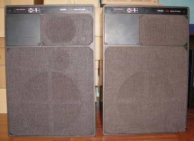 PHILIPS 545 MFB Studio Aktiv-Box (12"-W, 2"-dome mid, 1"-dome tweeter, 200 W music)