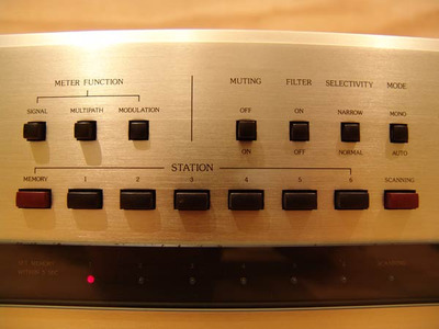 Accuphase T-105 2