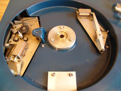 VEB Tontechnik Schallplatten-Abspielgerat T 146 2